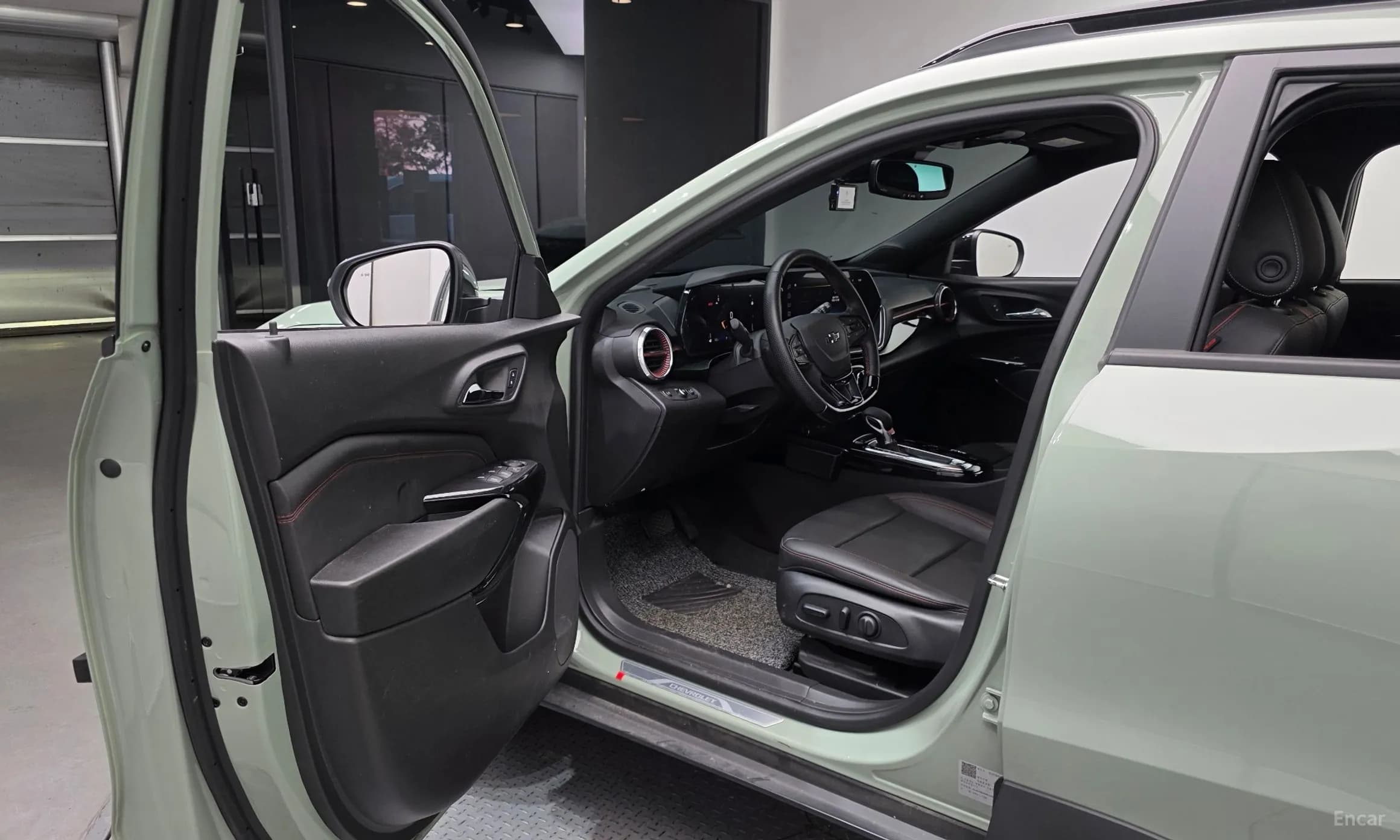 Trax Crossover