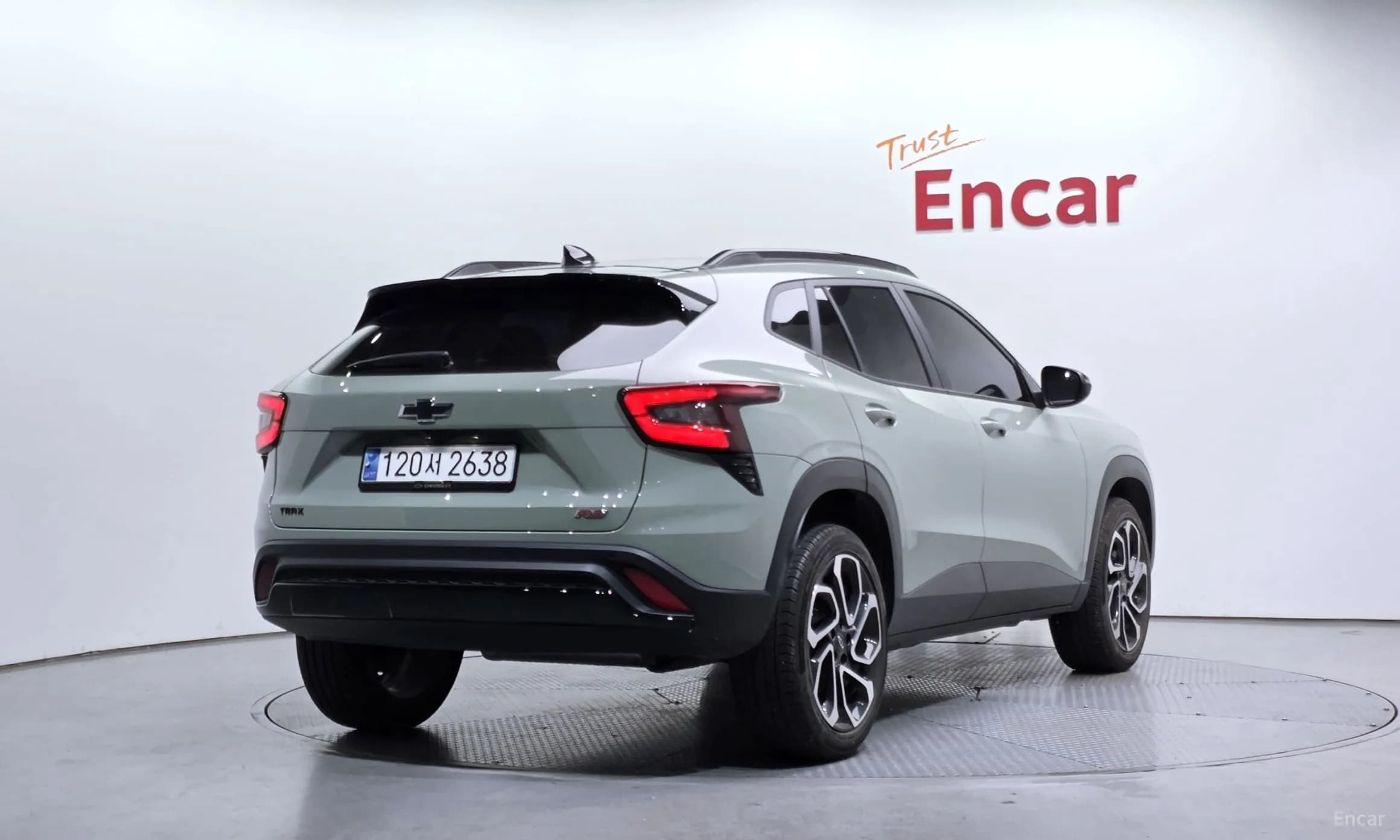 Trax Crossover