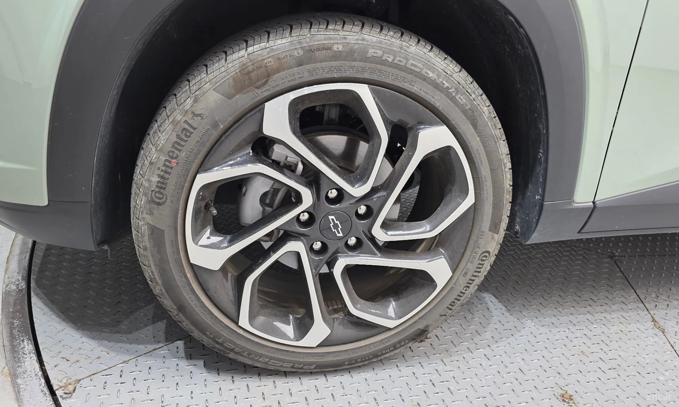 Trax Crossover