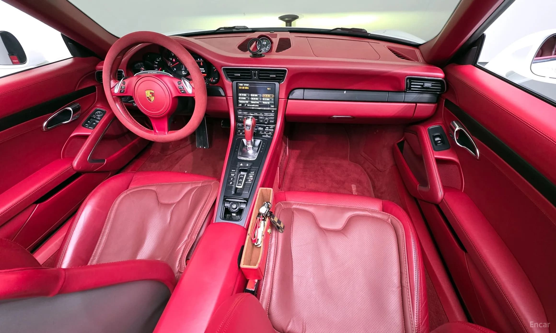 910