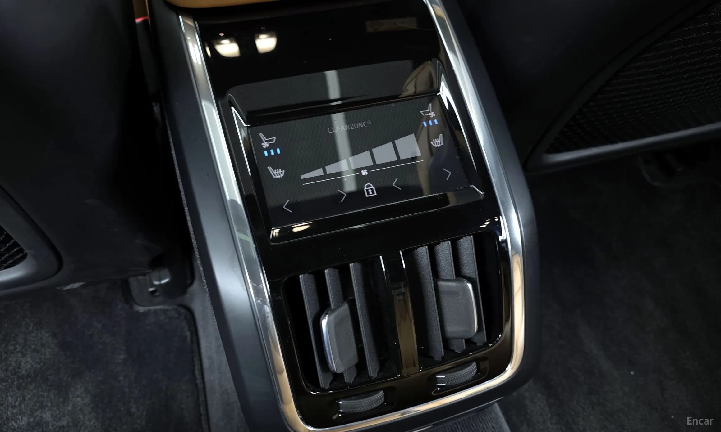S90