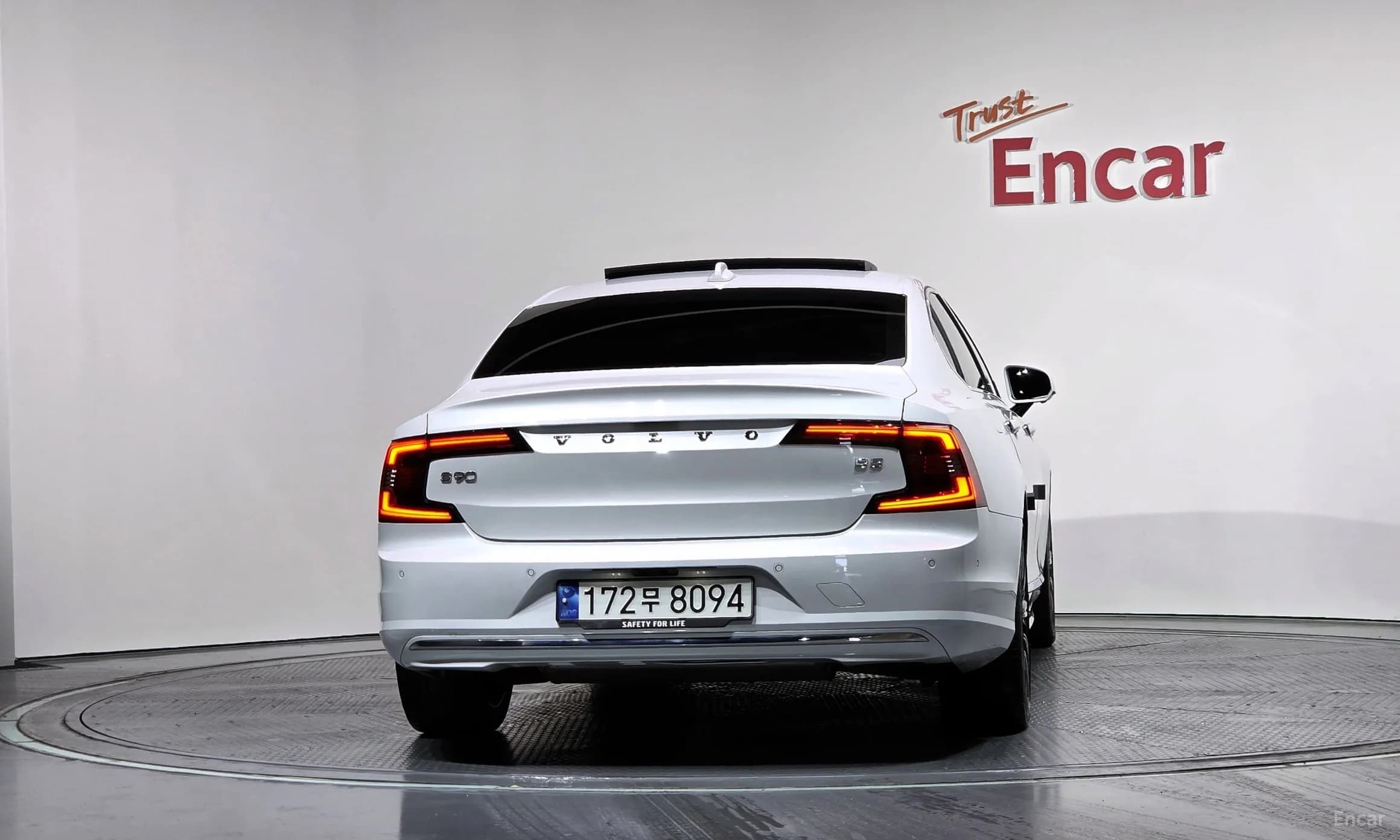 S90