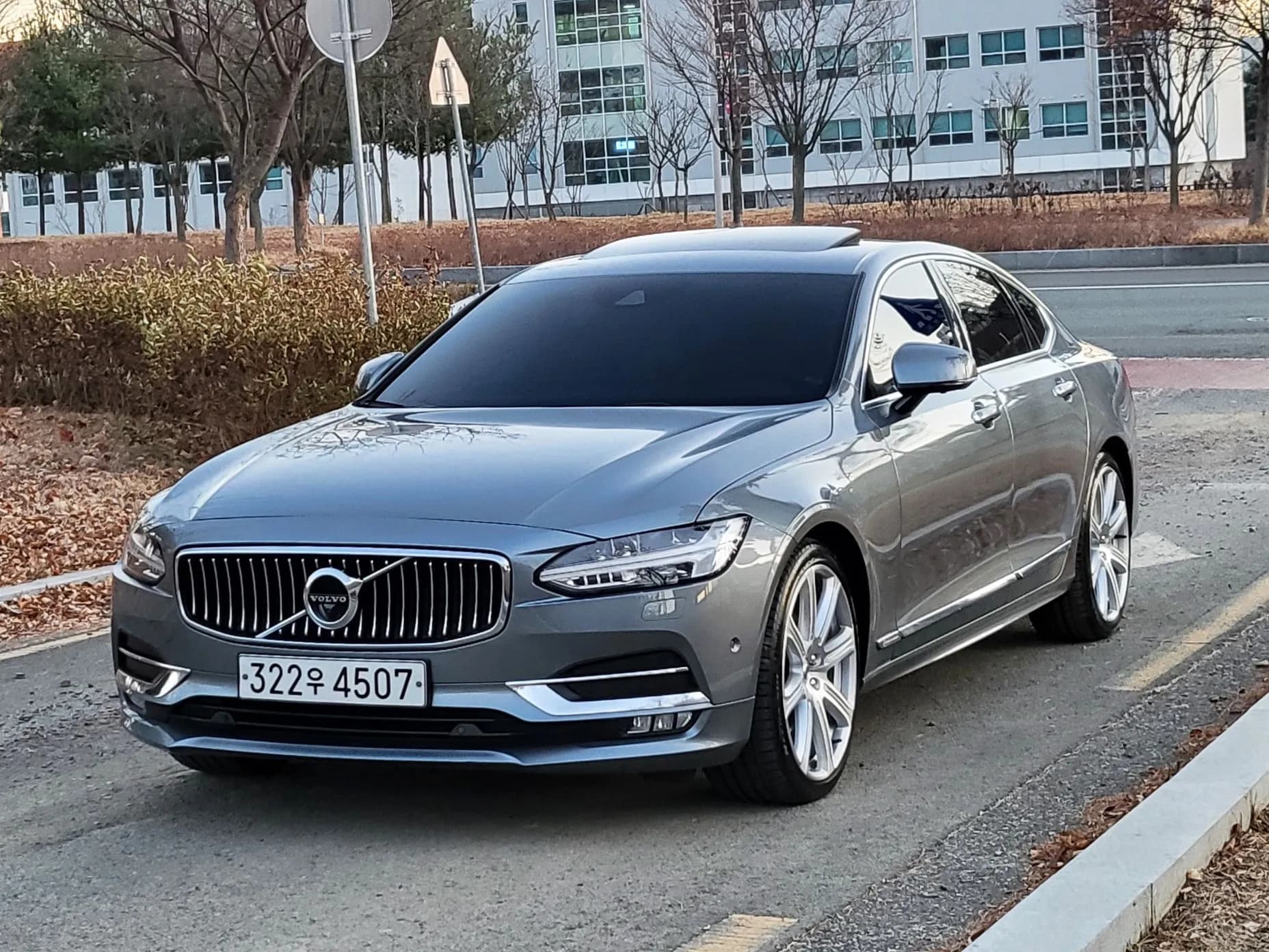 S90
