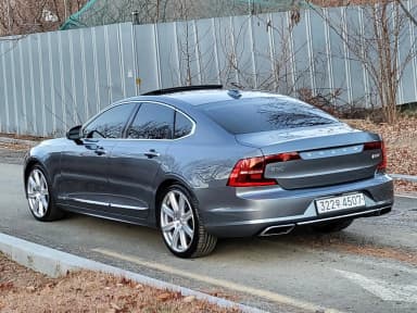 S90