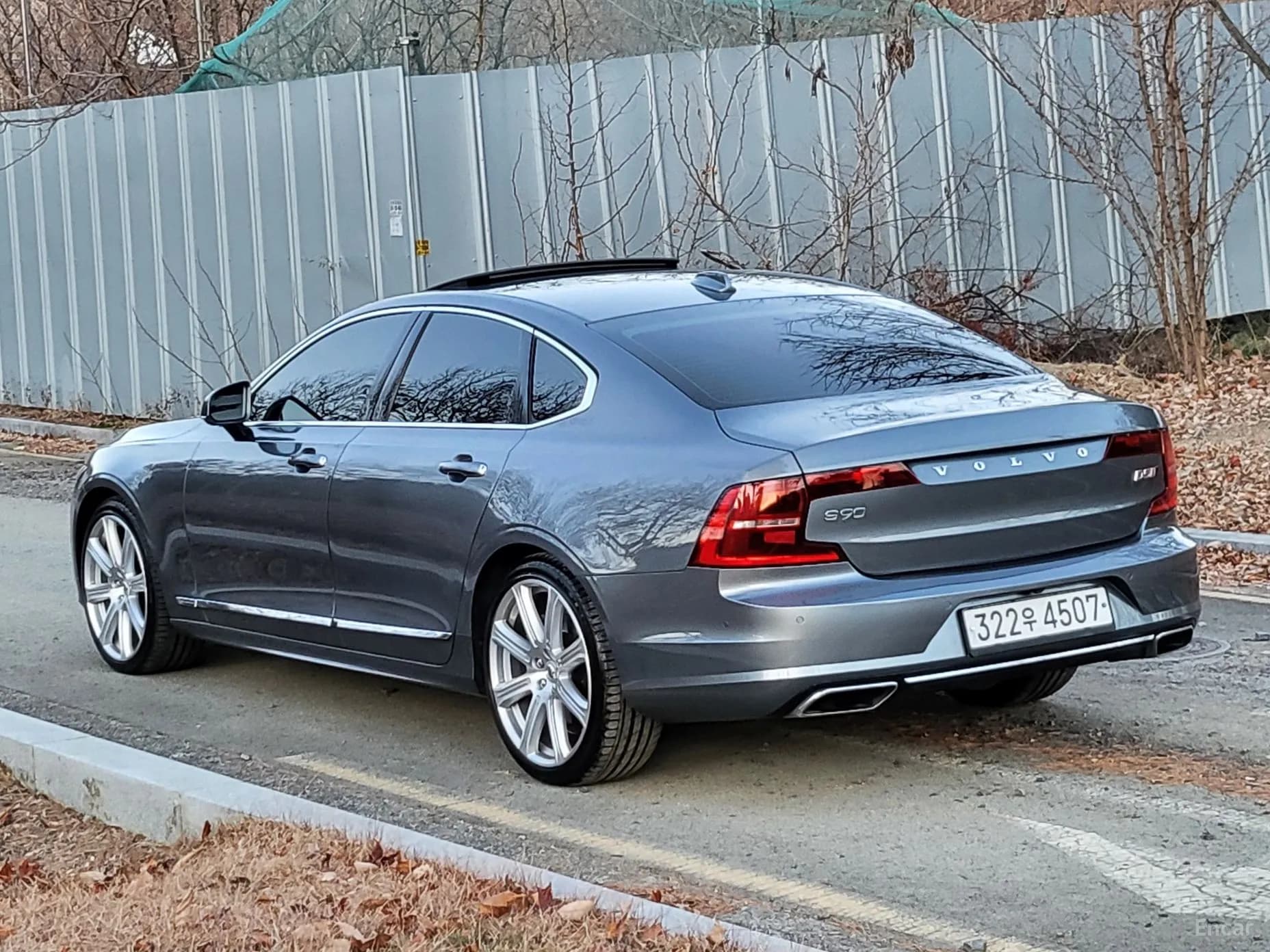 S90