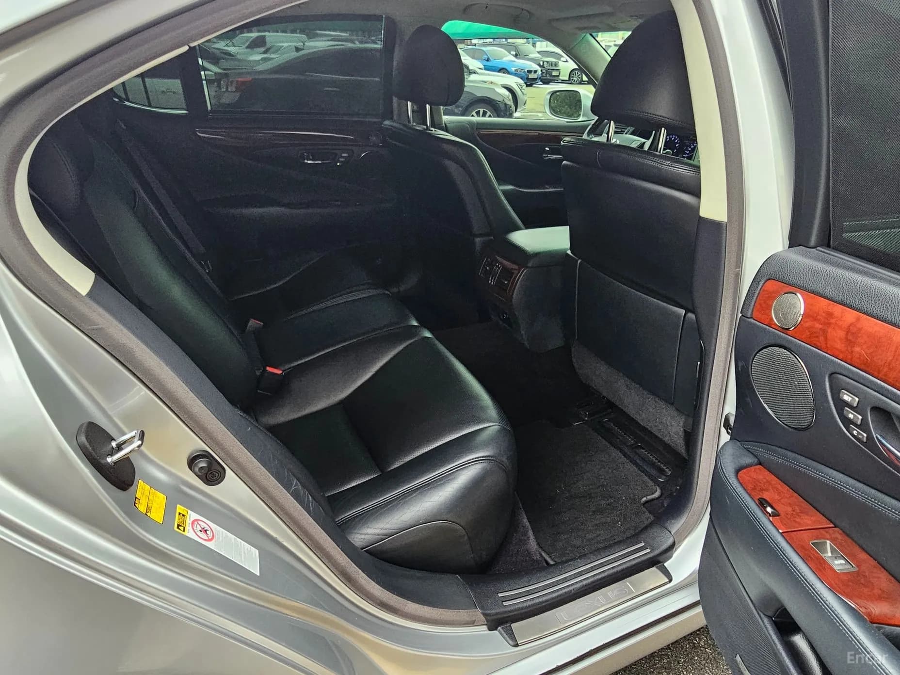 LS460