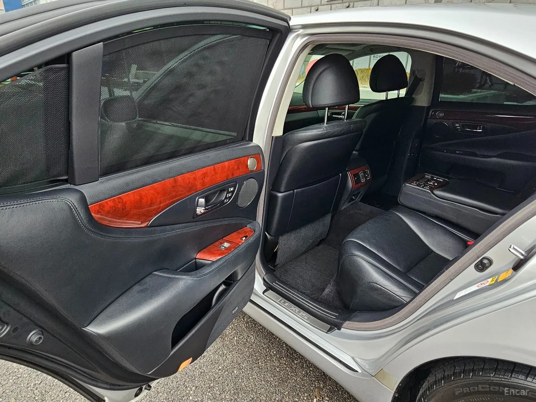LS460
