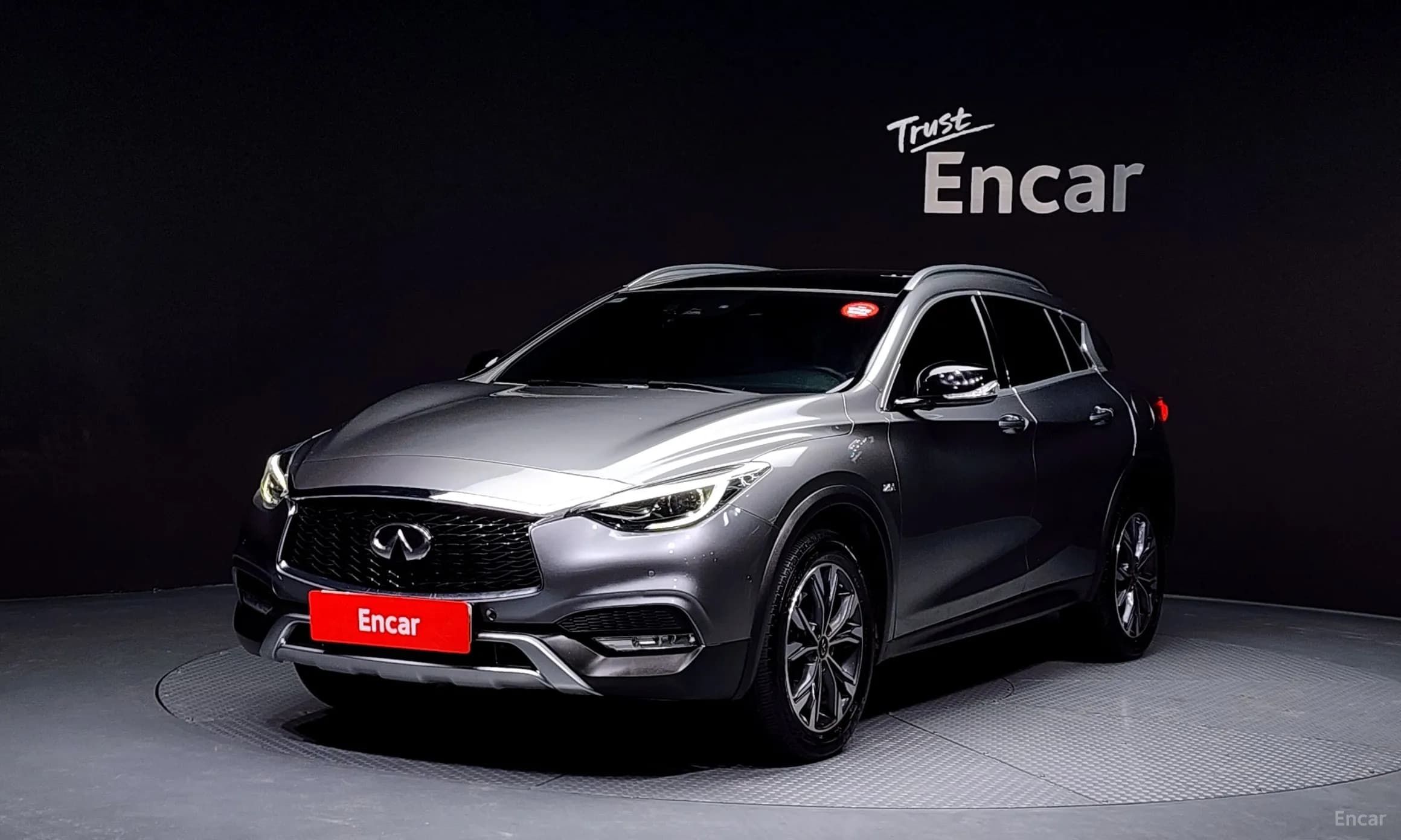 QX30