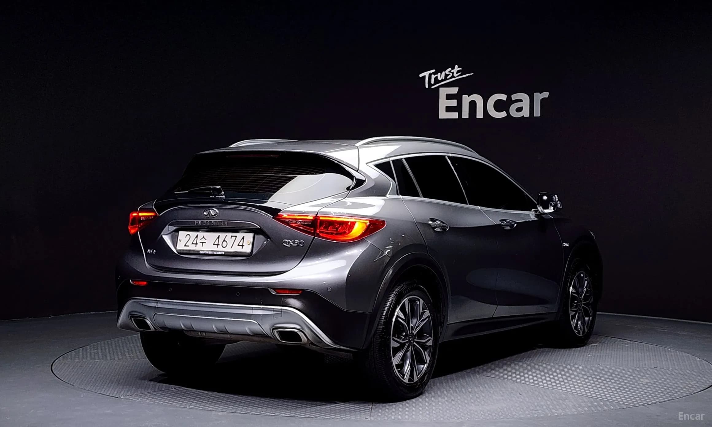 QX30