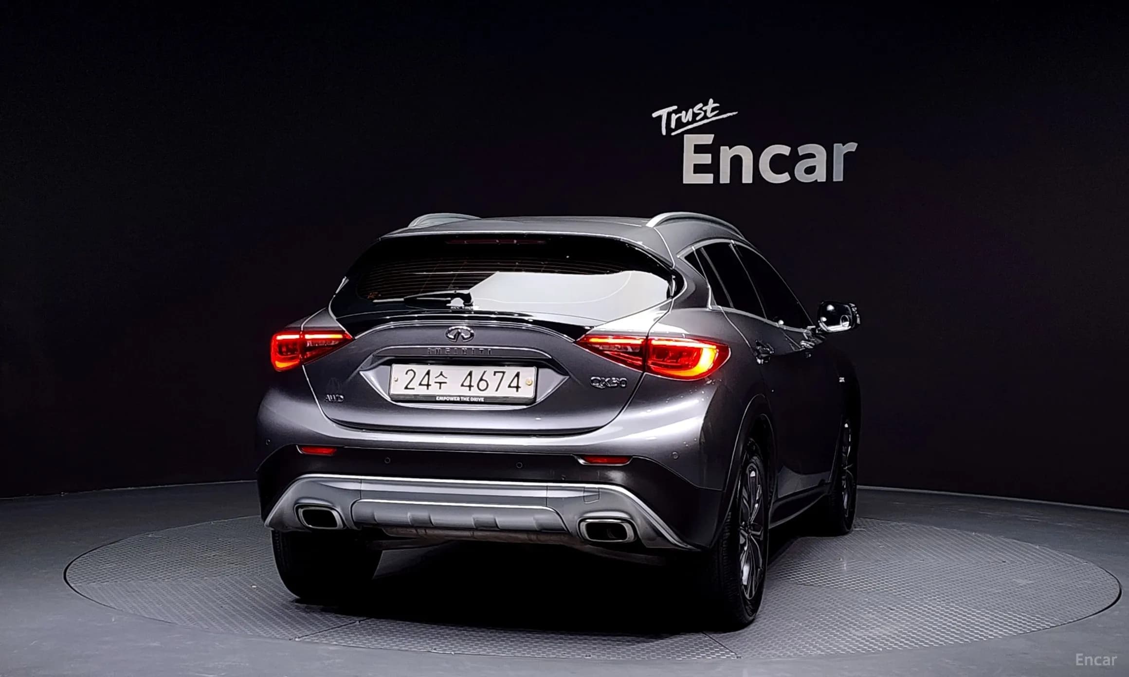 QX30