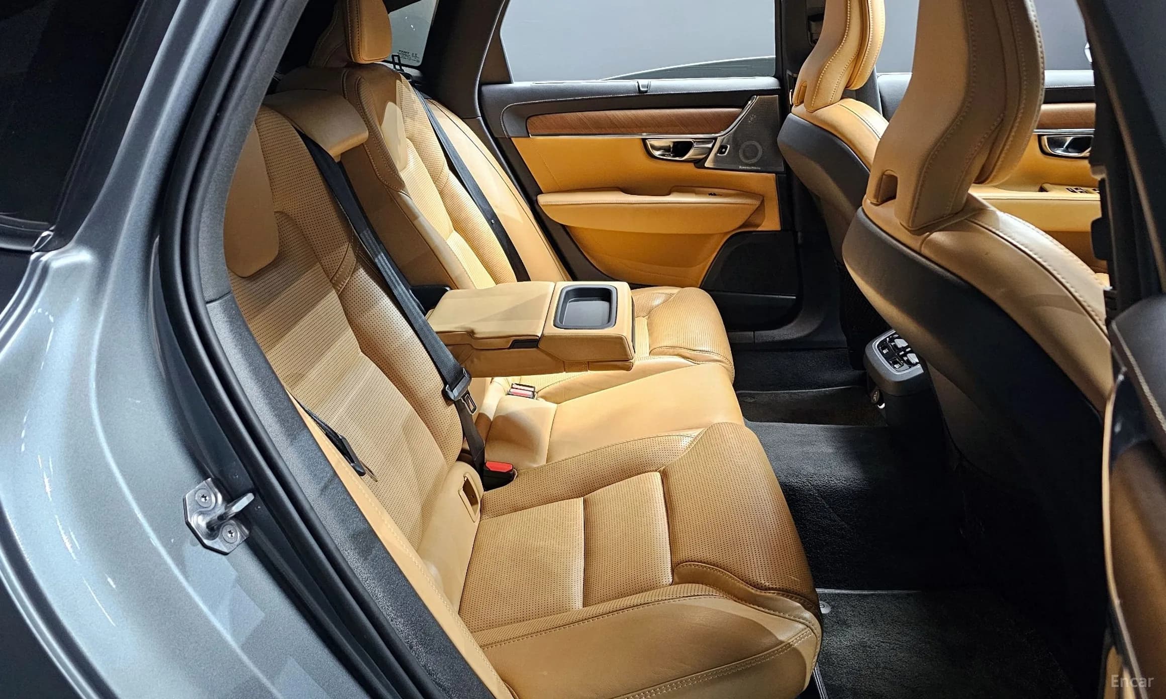 S90