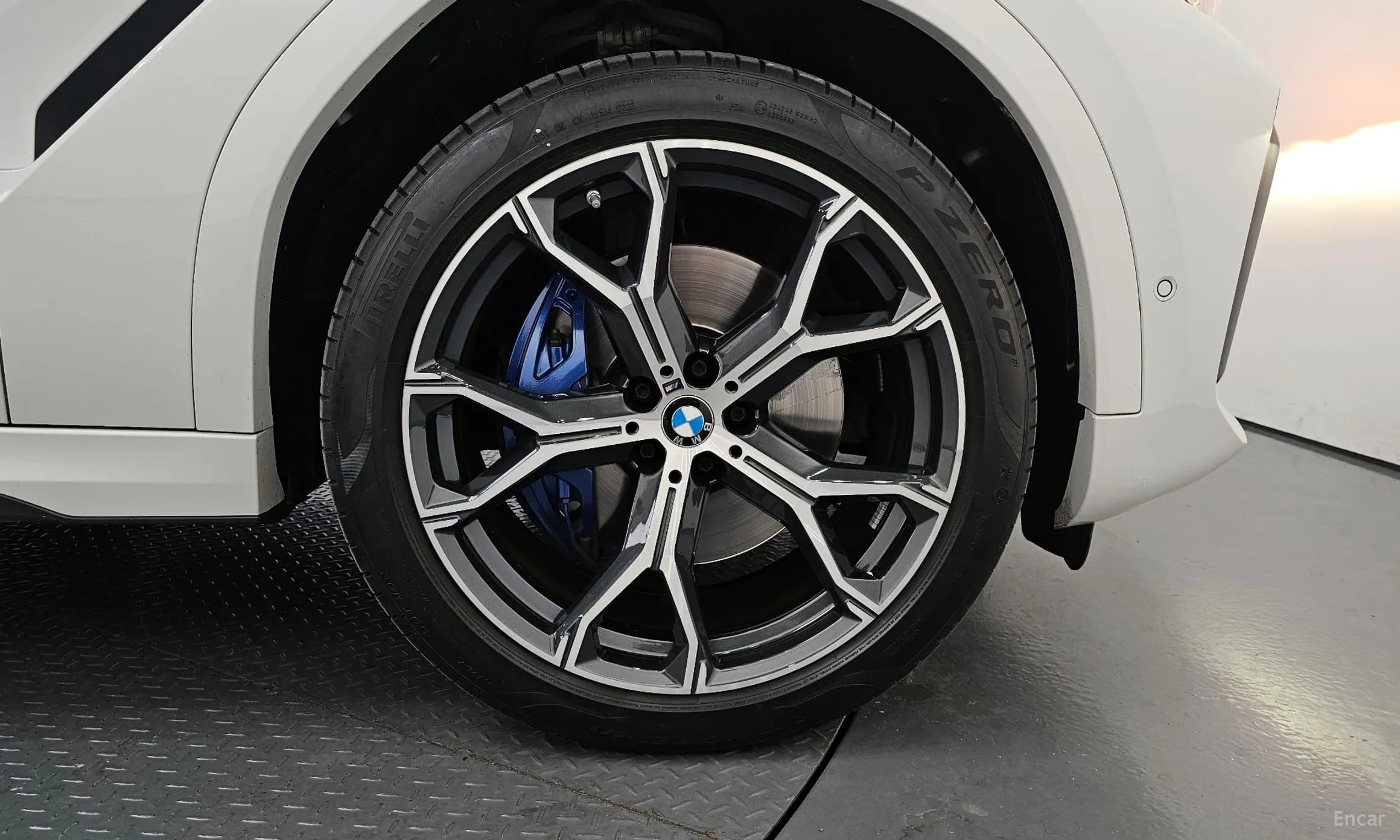 X6 (G06)