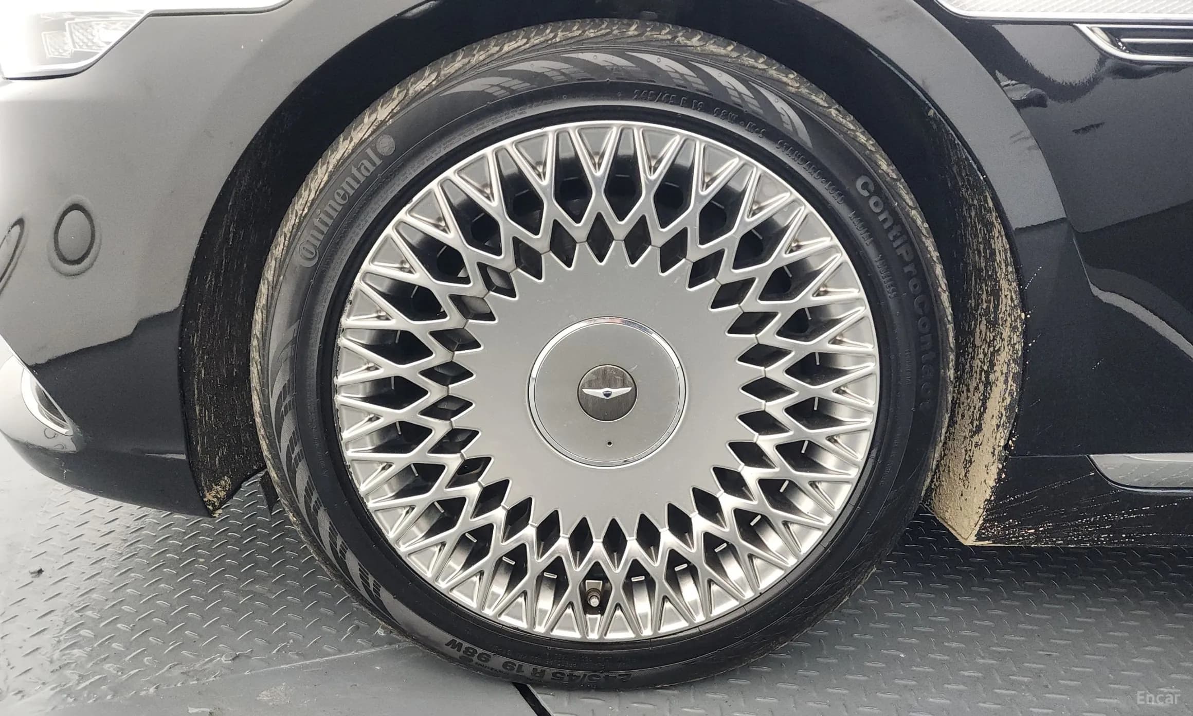 G90