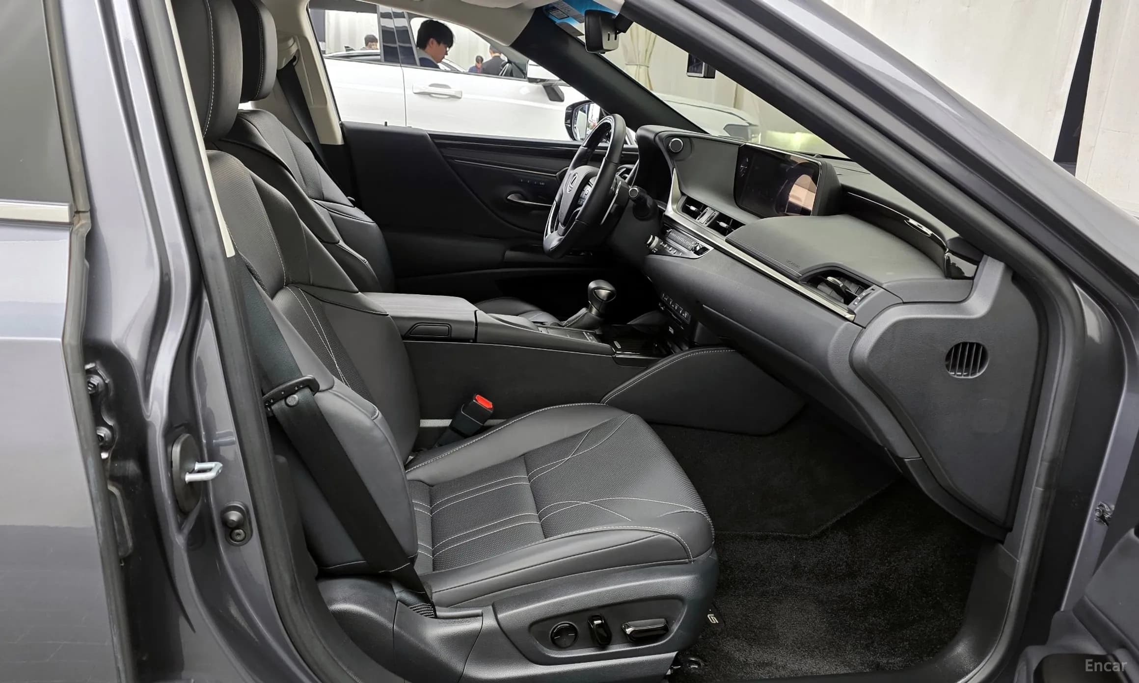 ES300h 7th Generation