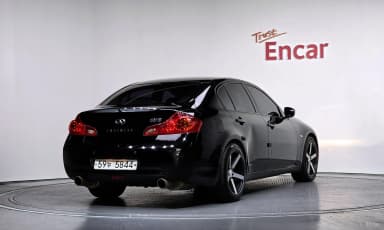 G37