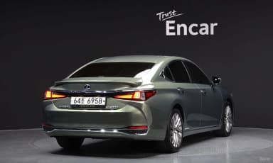 ES300h 7th Generation