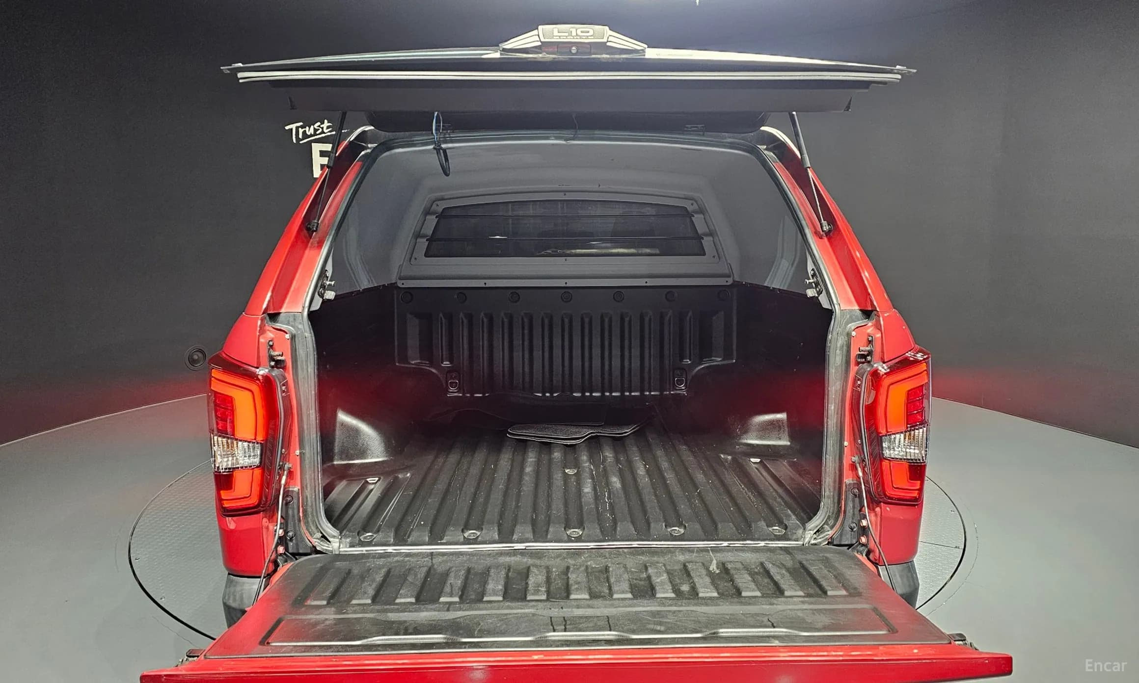 Rexton Sports Khan