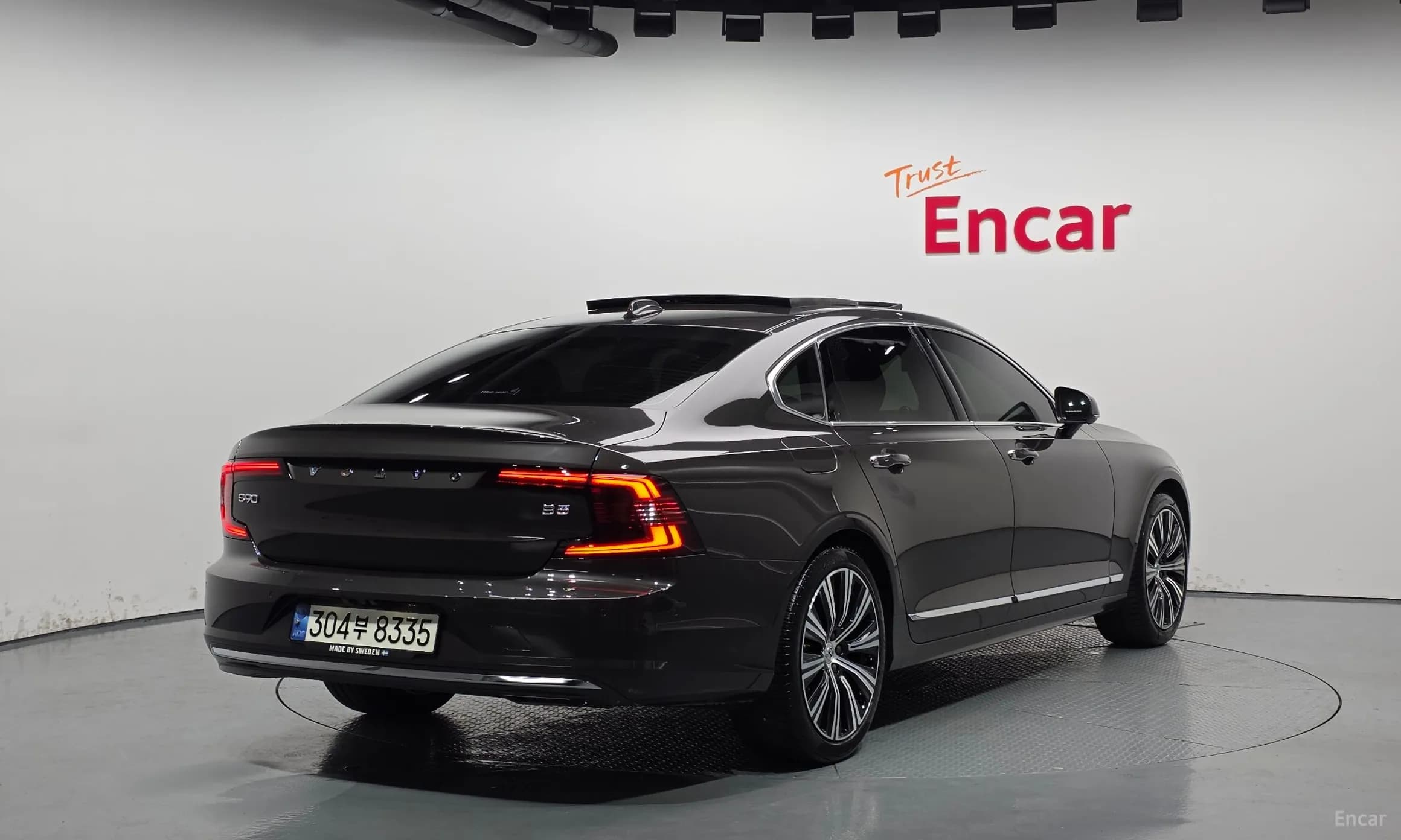 S90