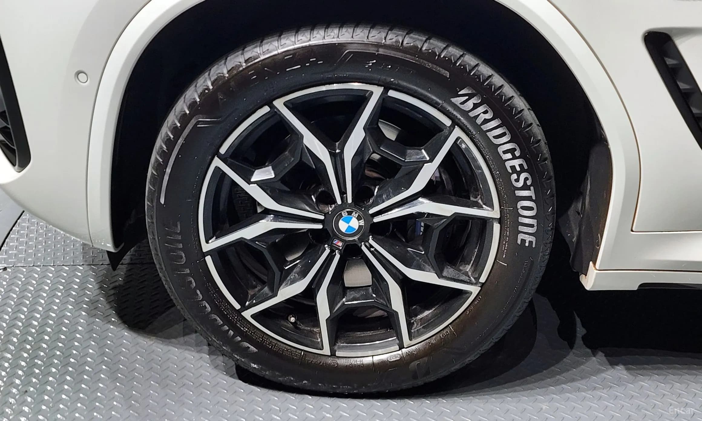 X4 (G02)