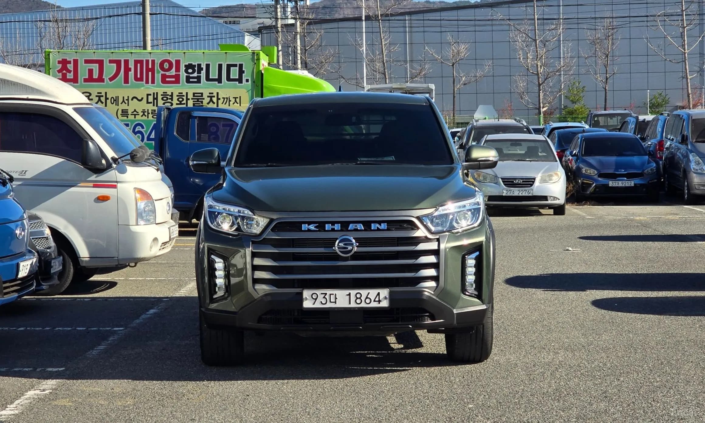 Rexton Sports Khan