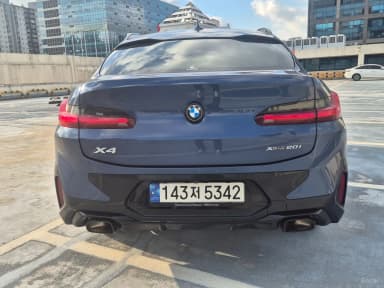 X4 (G02)