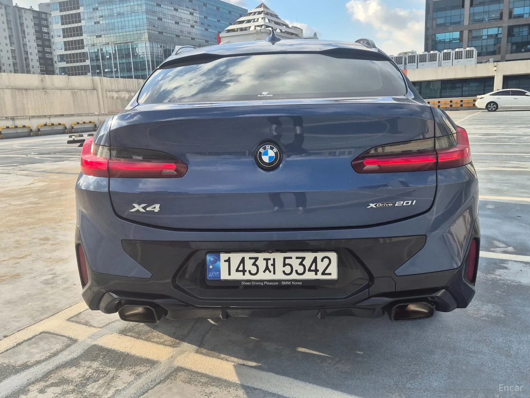 X4 (G02)