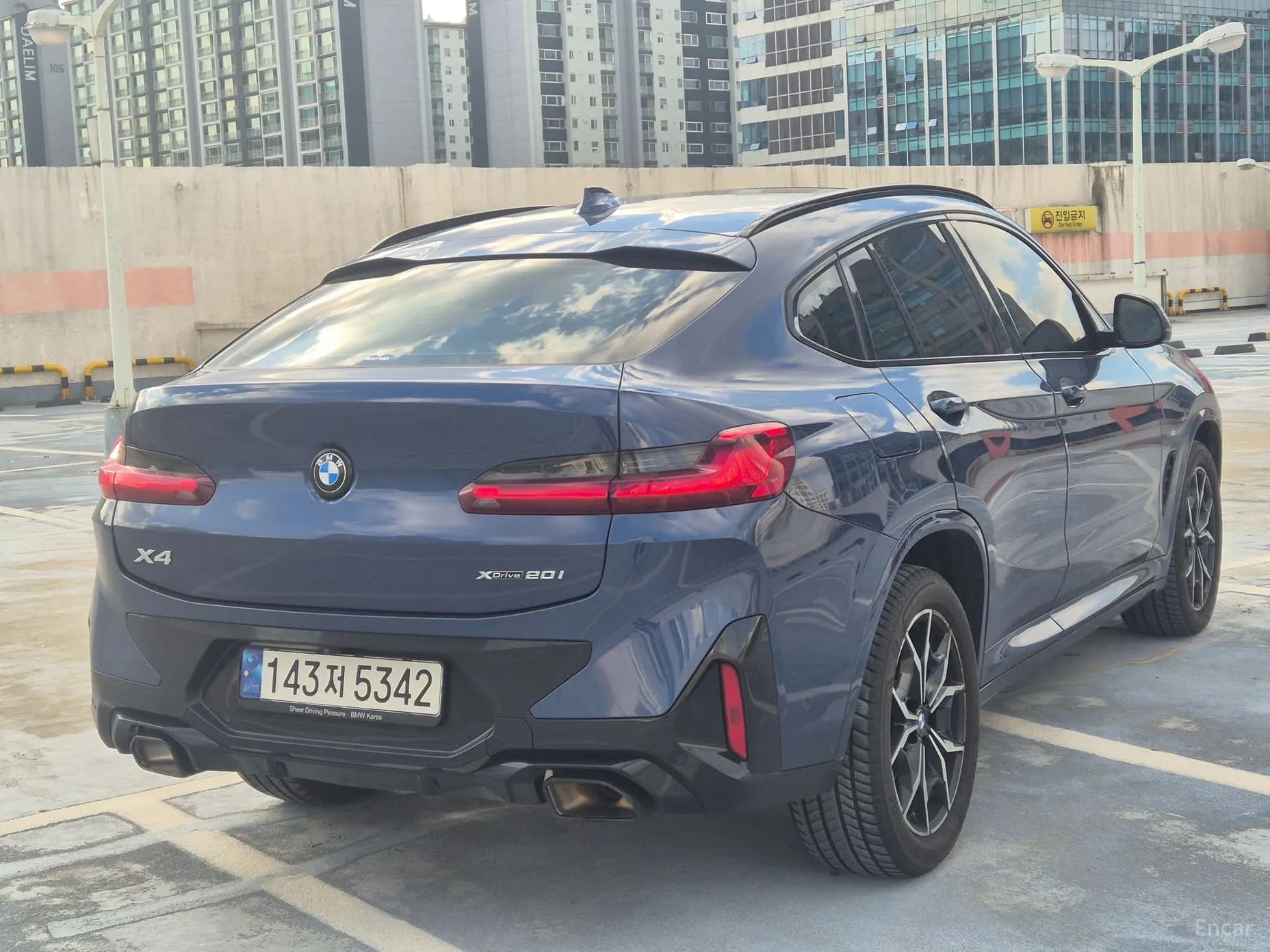 X4 (G02)