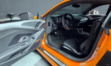 R8 (4S)