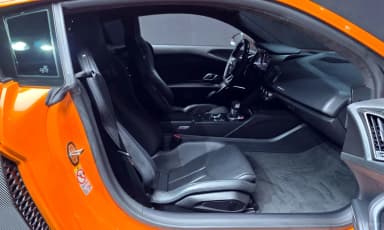 R8 (4S)