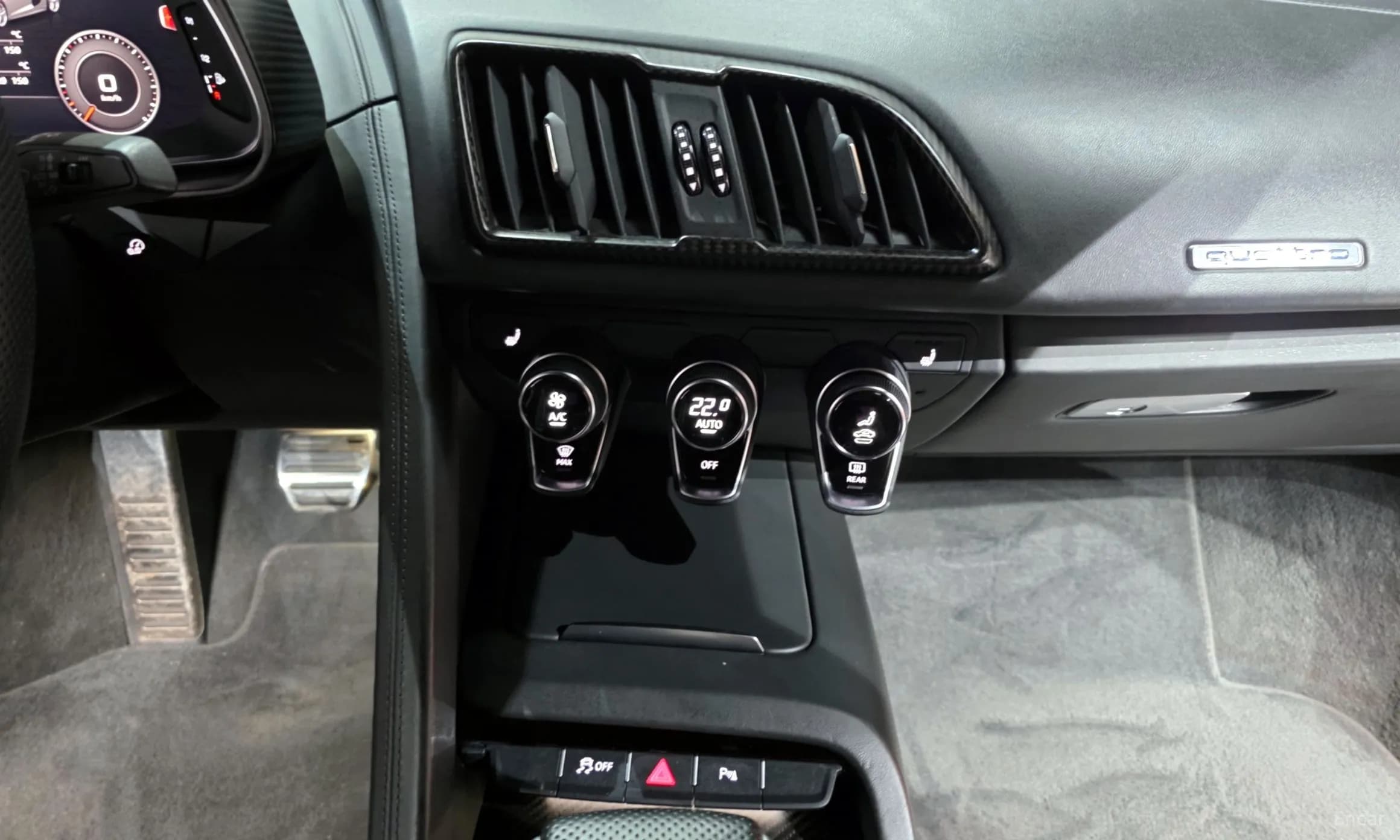 R8 (4S)