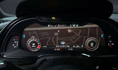R8 (4S)