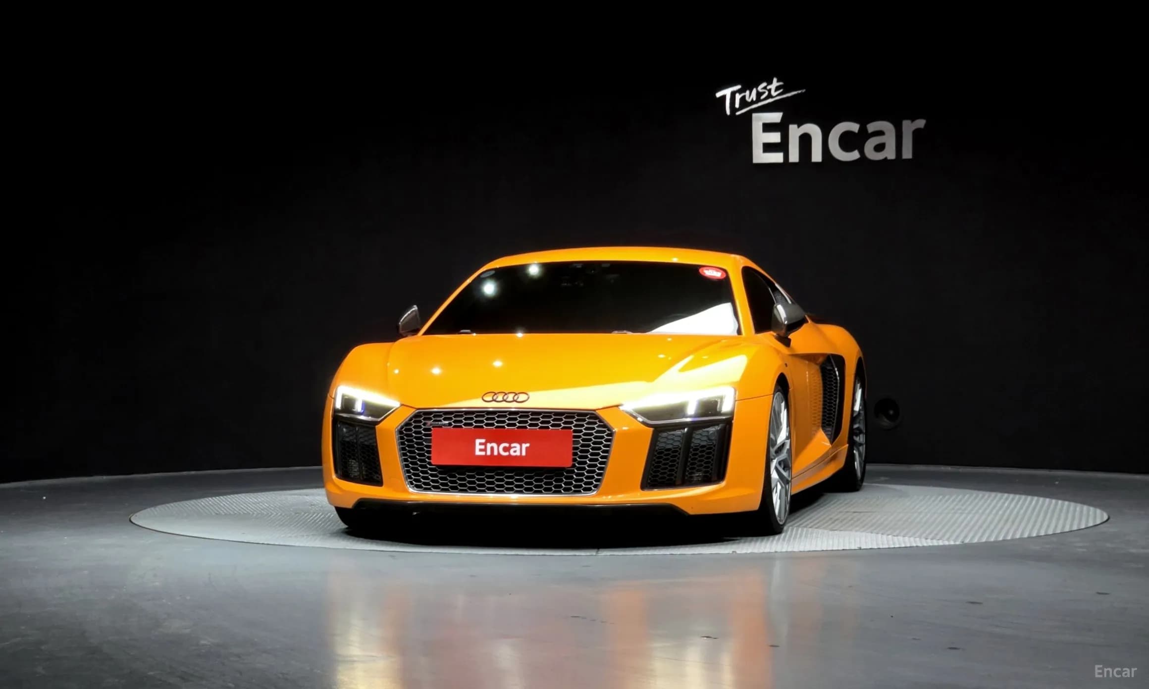 R8 (4S)