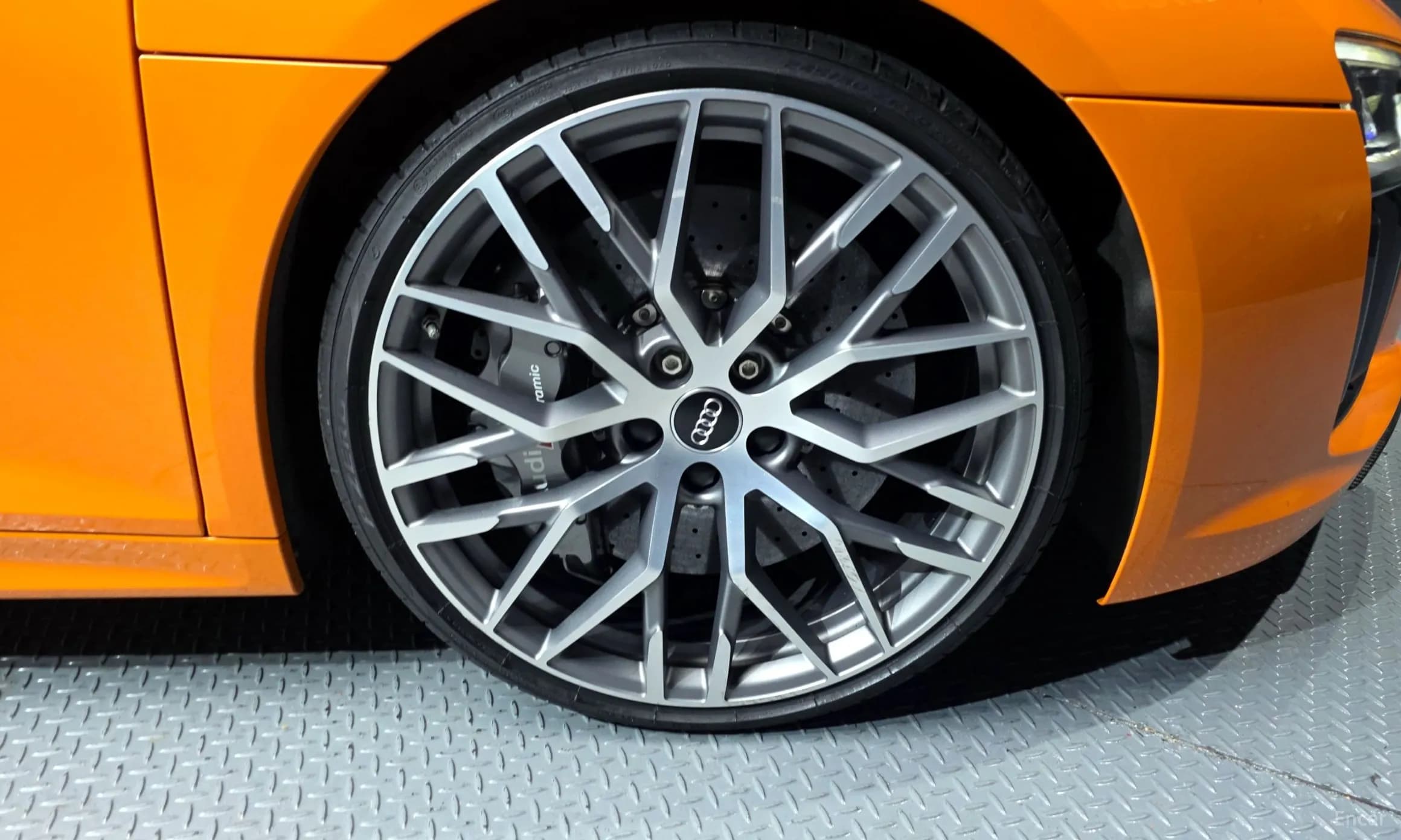 R8 (4S)