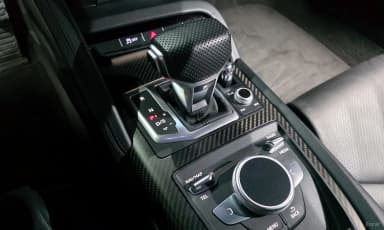R8 (4S)