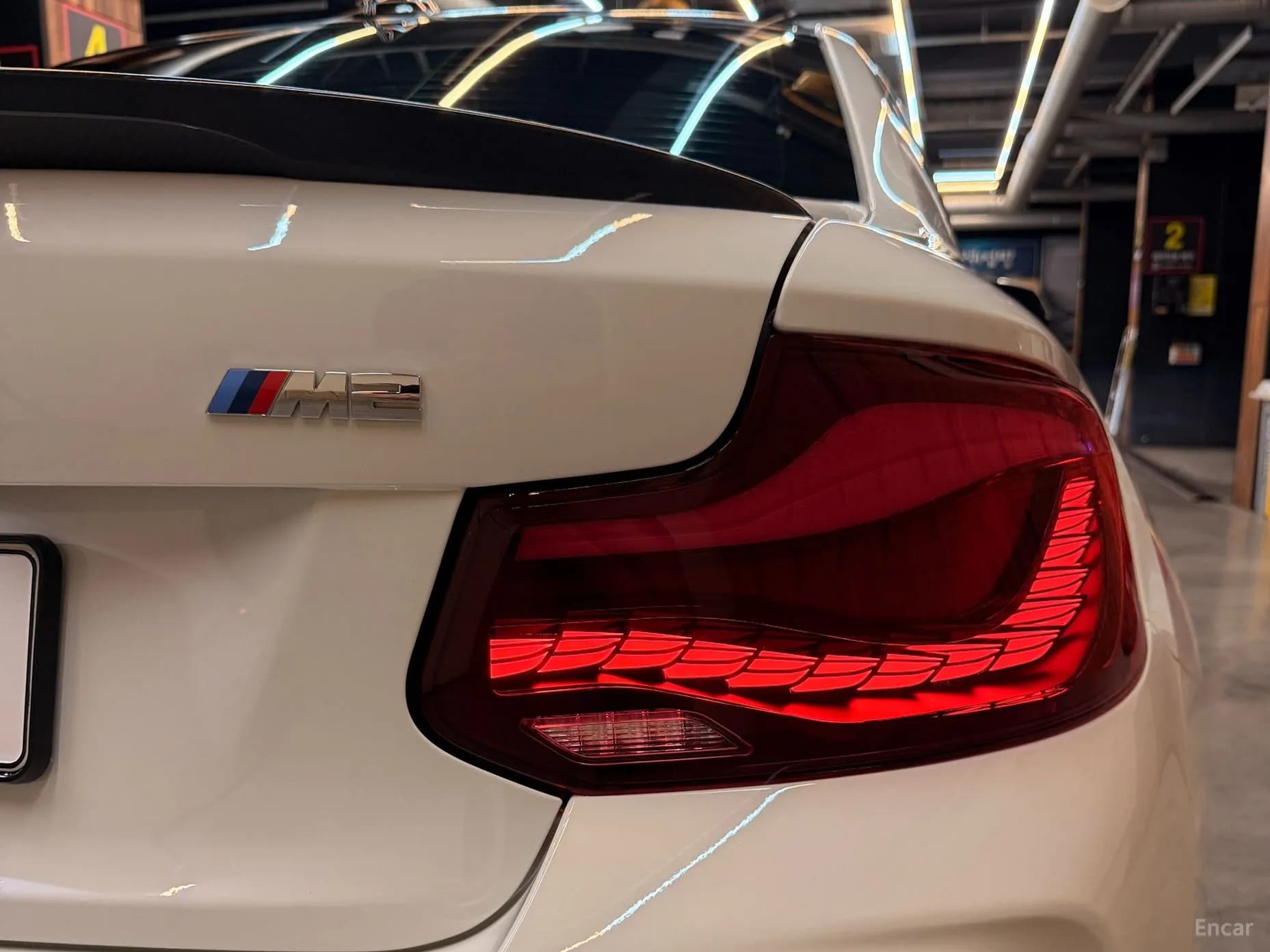 M2 (F87)