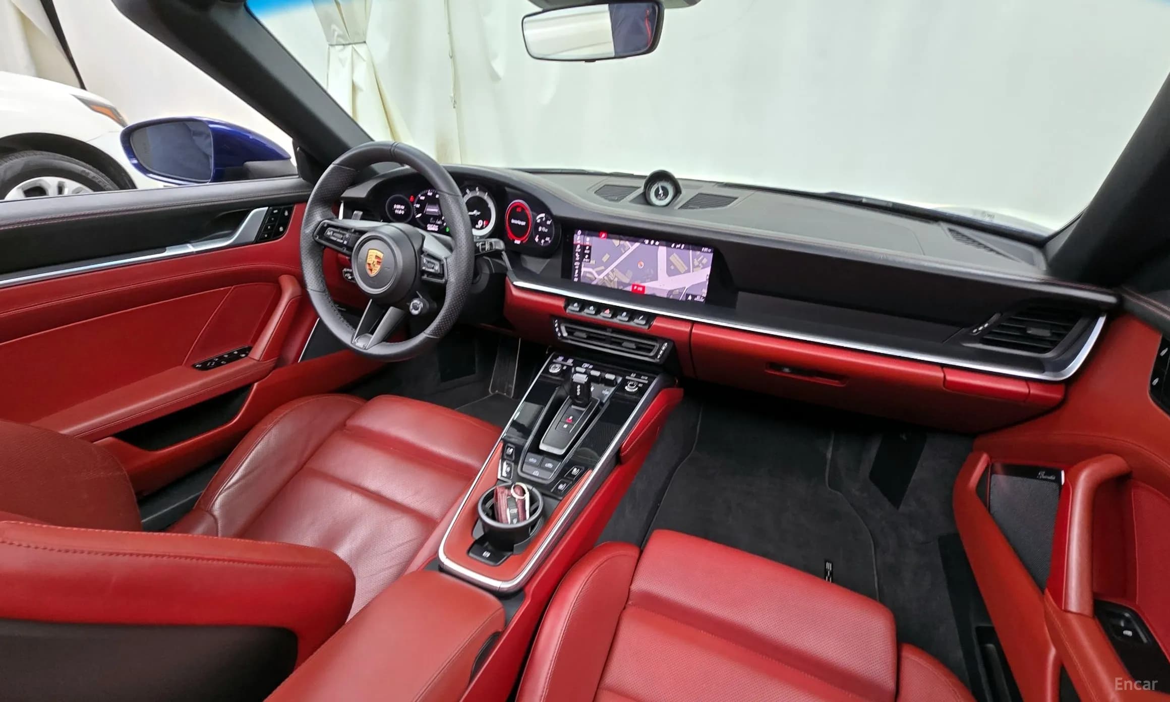 911 (992)
