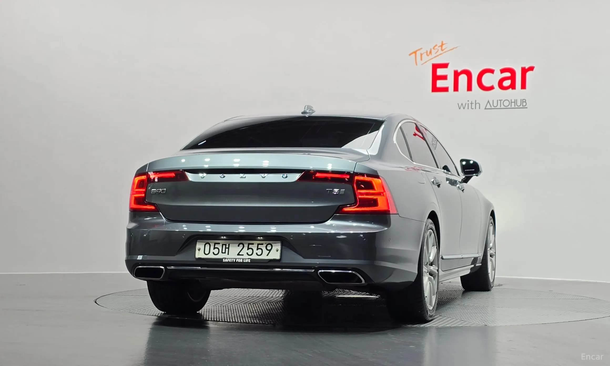 S90