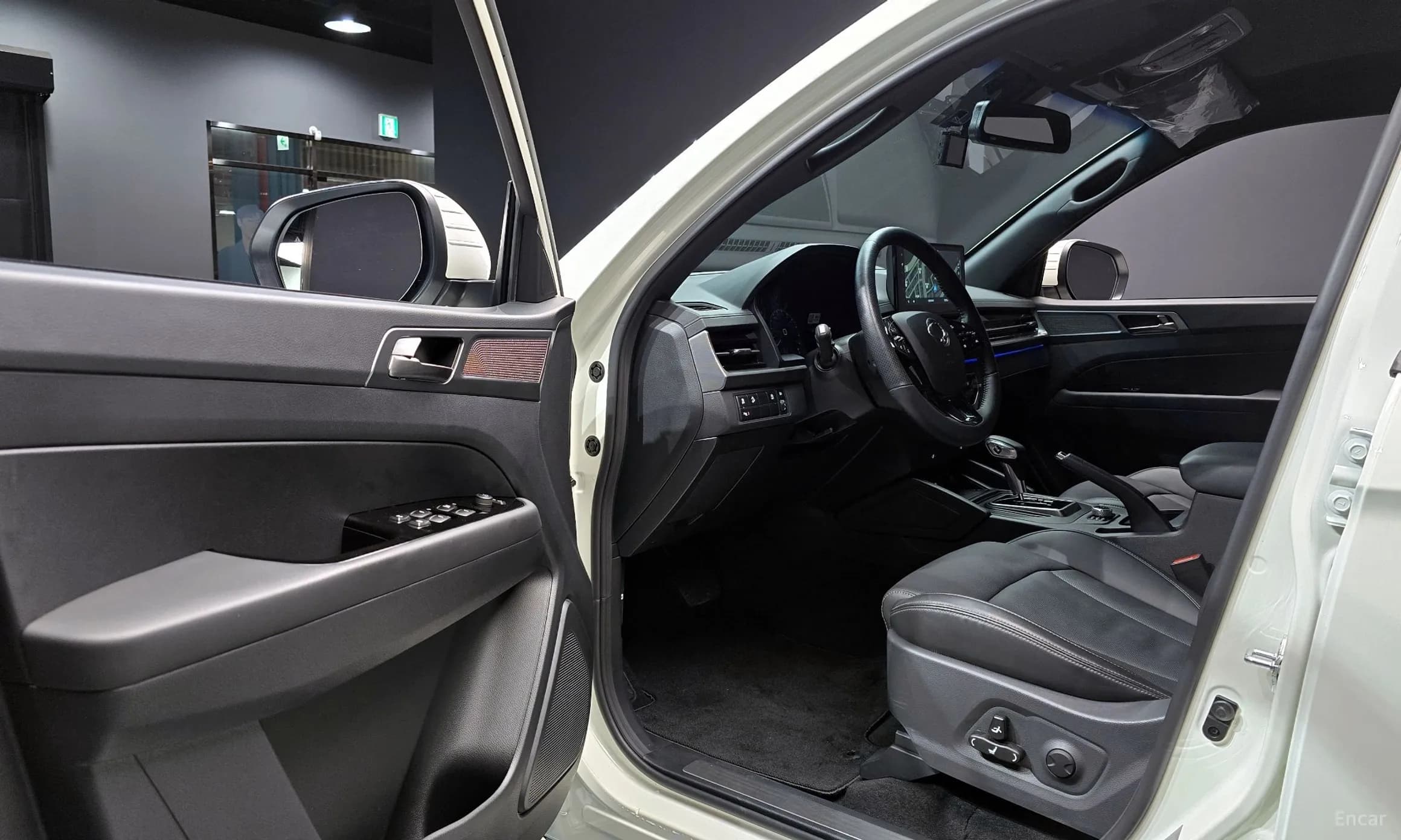 Rexton Sports Khan