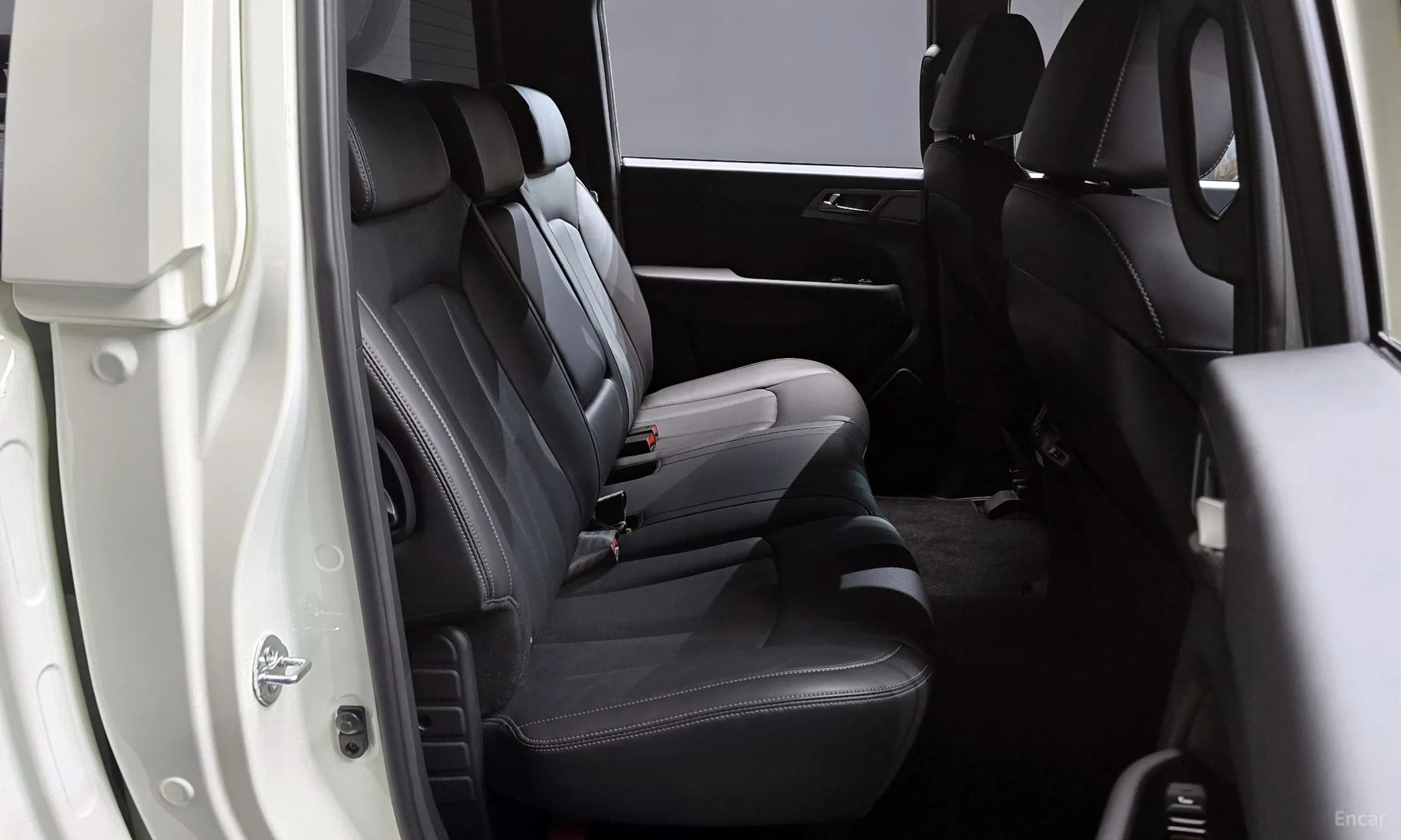 Rexton Sports Khan