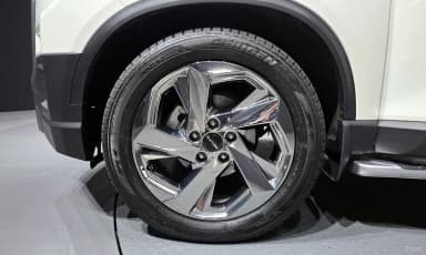Rexton Sports Khan