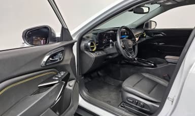 Trax Crossover
