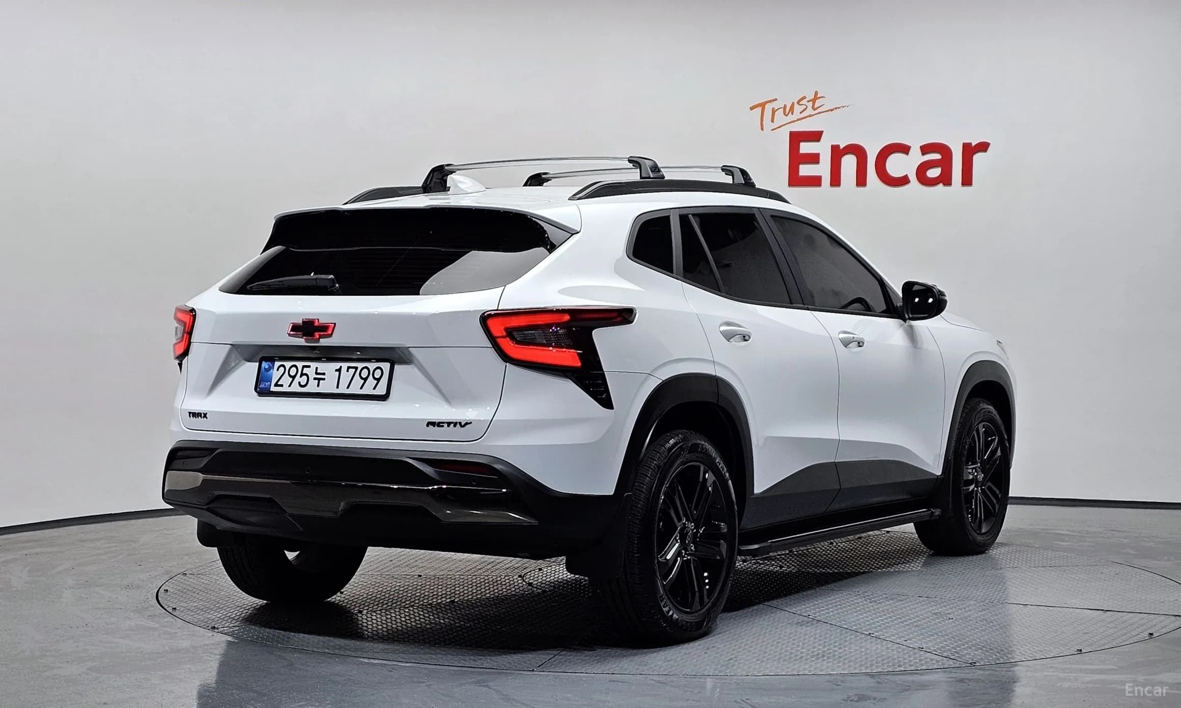 Trax Crossover