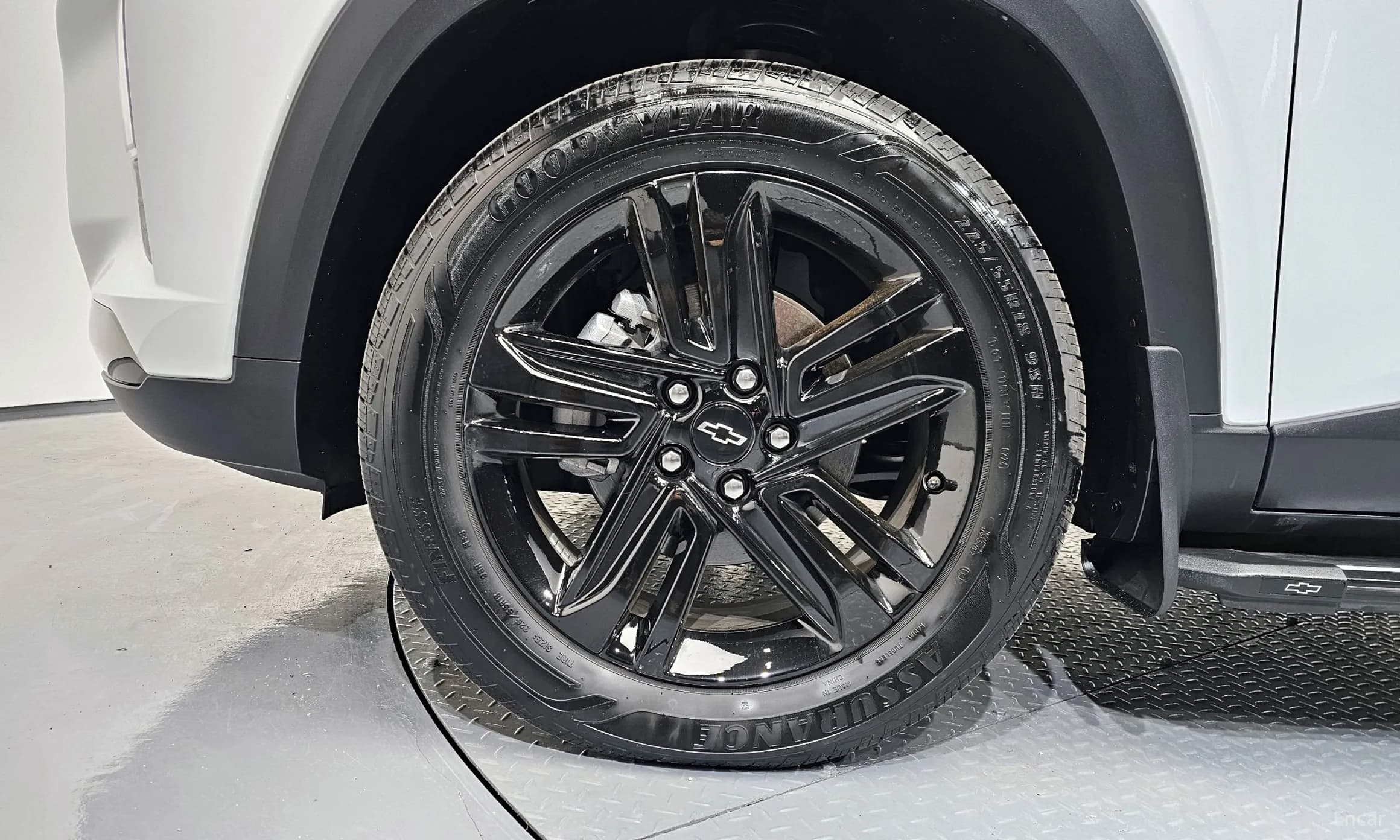 Trax Crossover