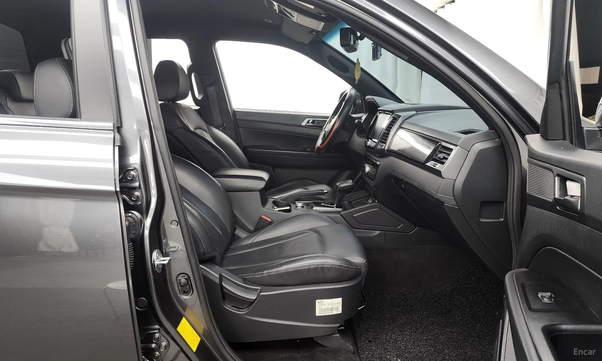 Rexton Sports Khan