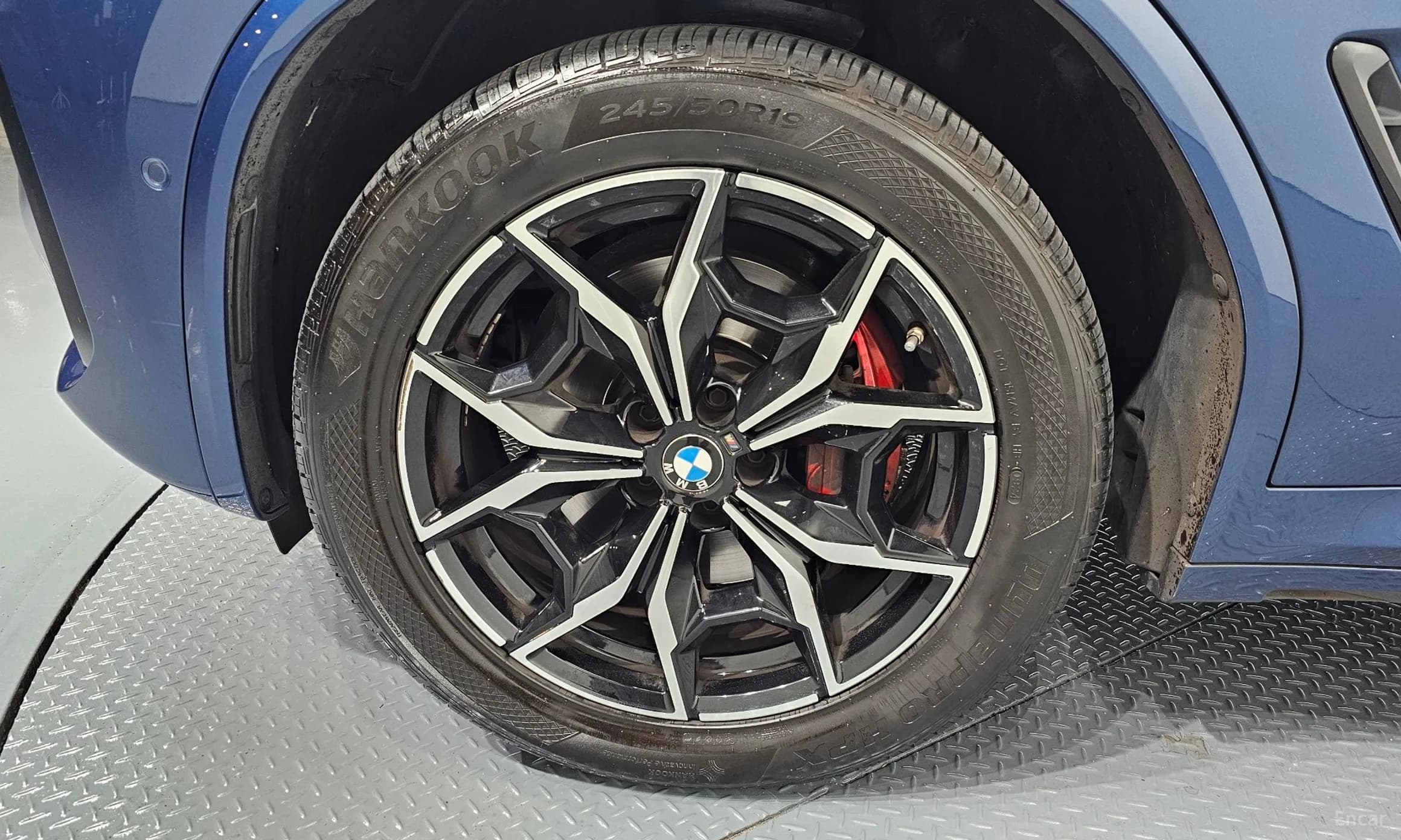 X3 (G01)
