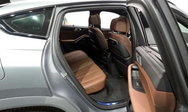X6 (G06)