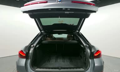 X6 (G06)