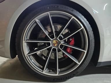 911 (992)