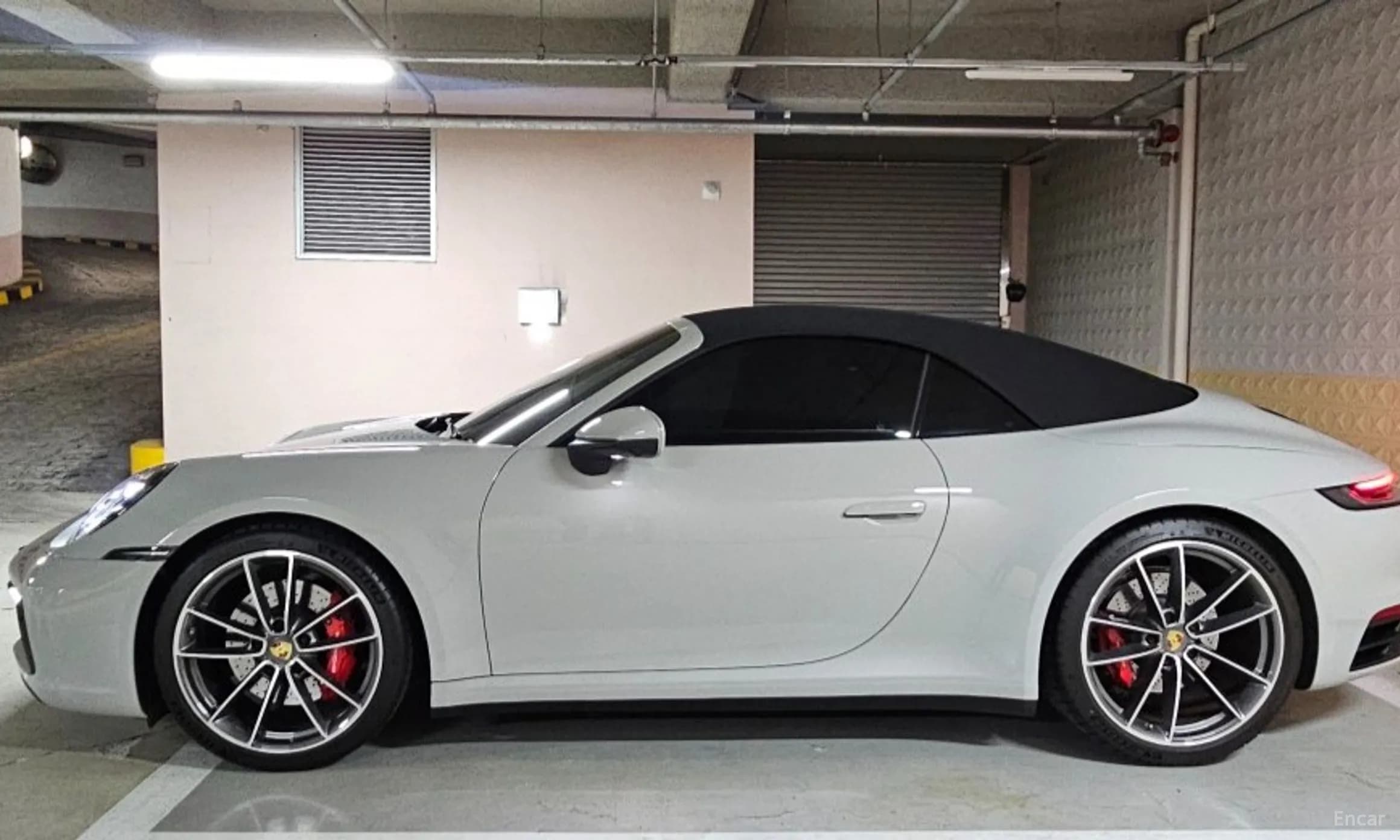 911 (992)