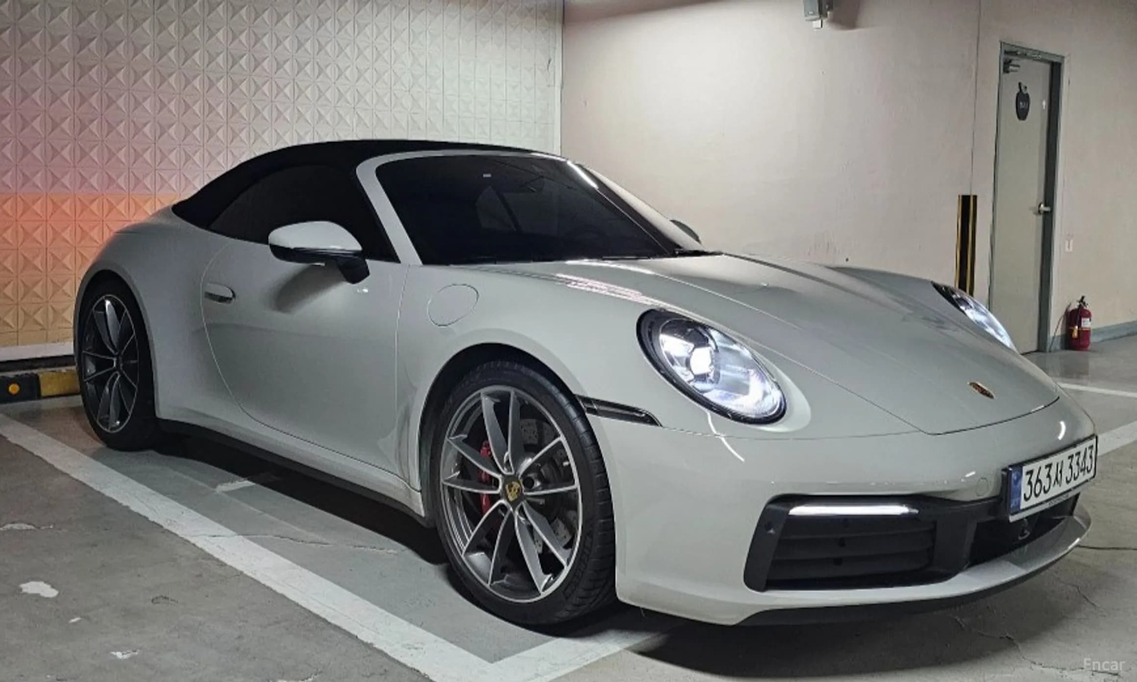 911 (992)